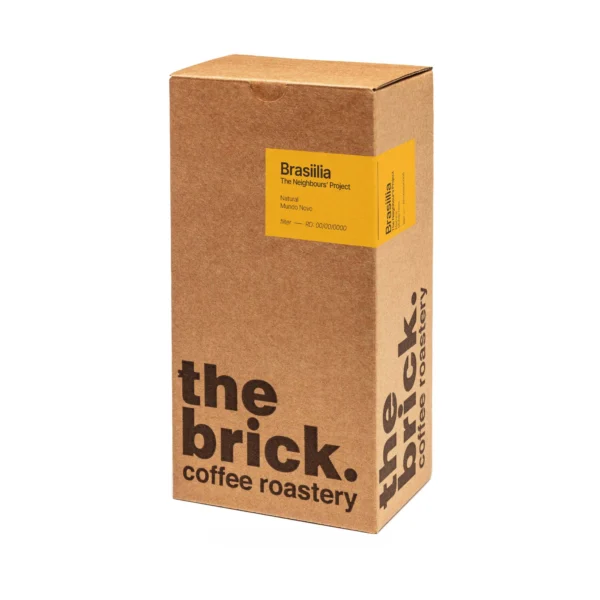 The Brick Brasiilia The Neighbours’ Project kohv 250 g lumivalgel taustal