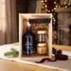 Glögg, honey and chocolate gift box · AH20K10 – Christmas gifting Glögg, honey and chocolate gift box · AH20K10 in a warm Christmas gifting setting.